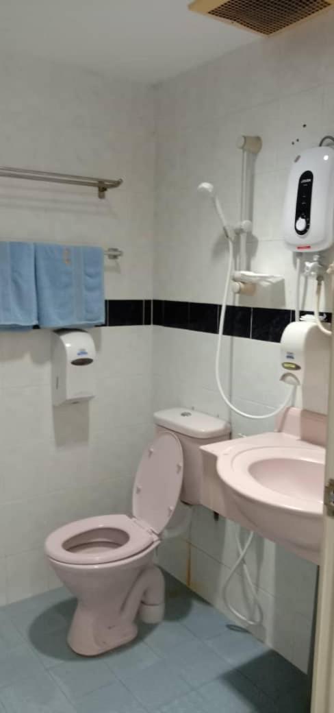 G Six Hotel Sitiawan Luaran gambar