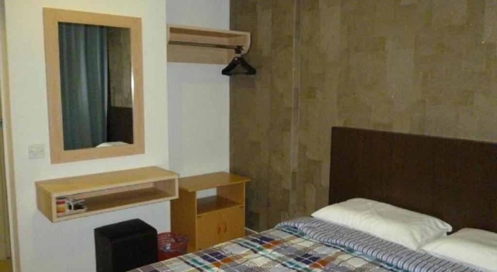 G Six Hotel Sitiawan Luaran gambar