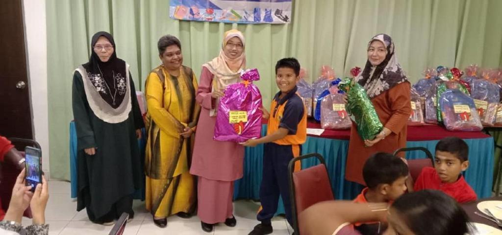 G Six Hotel Sitiawan Luaran gambar