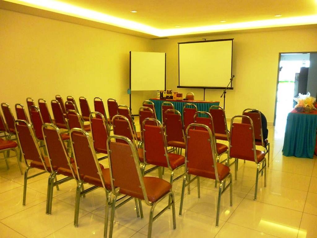 G Six Hotel Sitiawan Luaran gambar