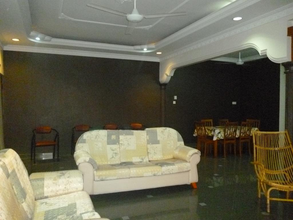 G Six Hotel Sitiawan Luaran gambar