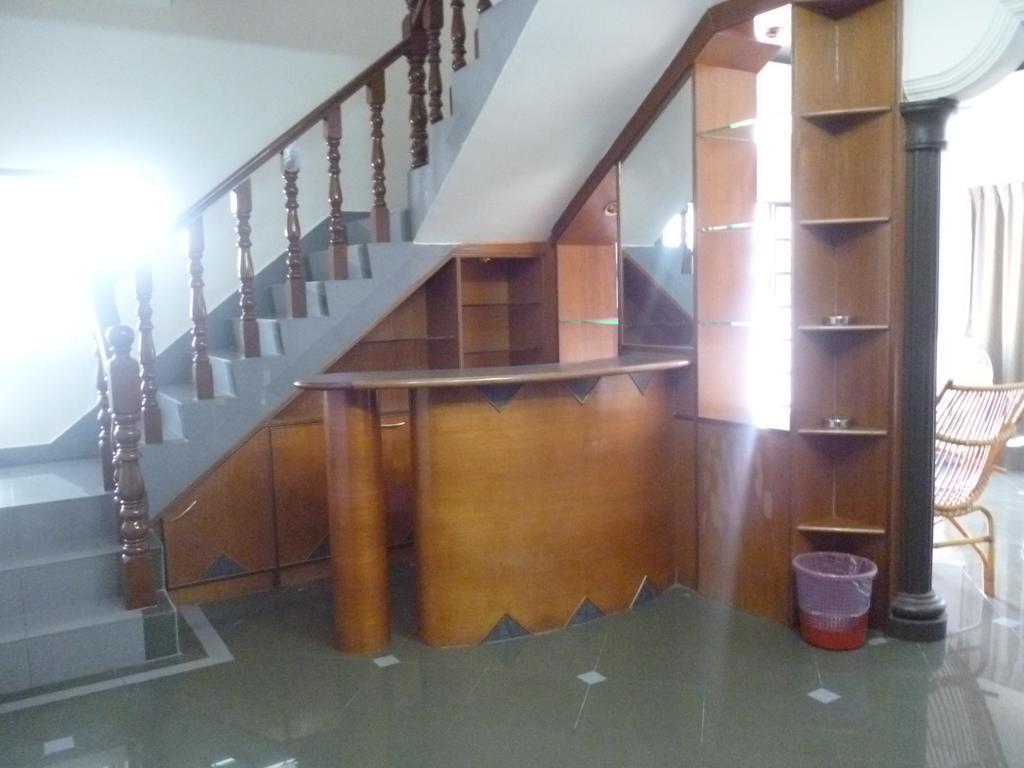 G Six Hotel Sitiawan Luaran gambar