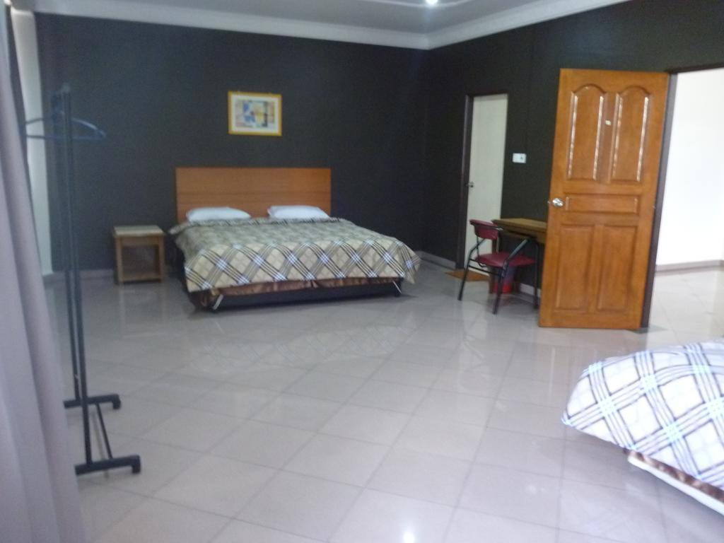 G Six Hotel Sitiawan Luaran gambar