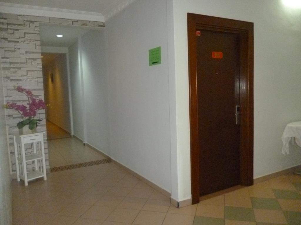 G Six Hotel Sitiawan Luaran gambar