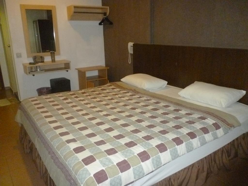 G Six Hotel Sitiawan Luaran gambar